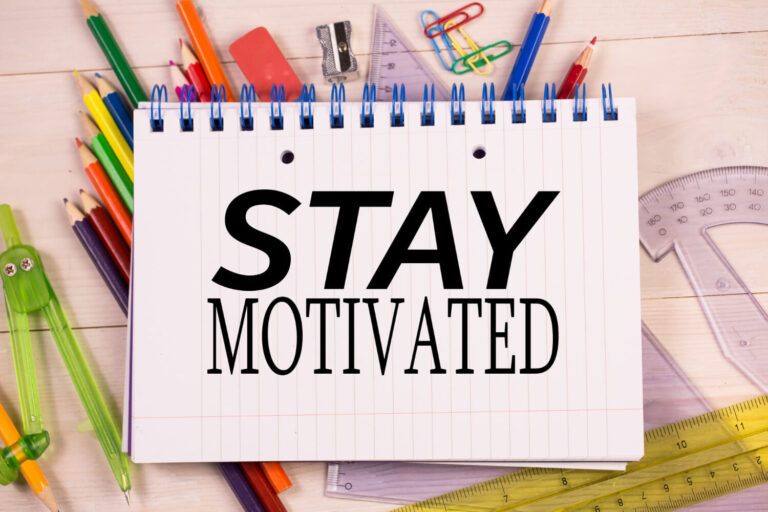 10 powerful motivational quotes for success and positivity featured on Brainy Vibes website.